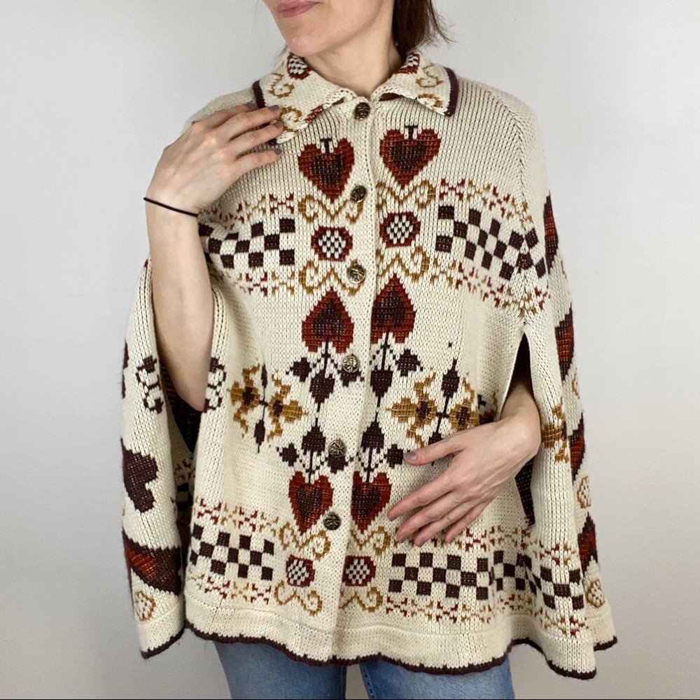 Vintage •Roaman's• Sweater Cape